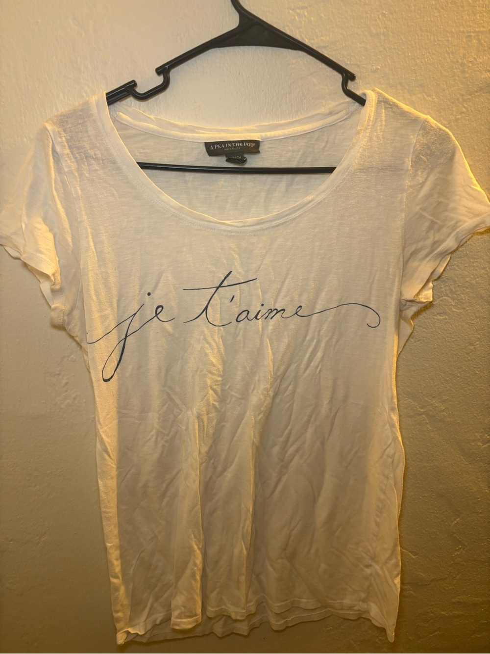 A Pea in the Pod White 'je t'aime' Maternity Tee